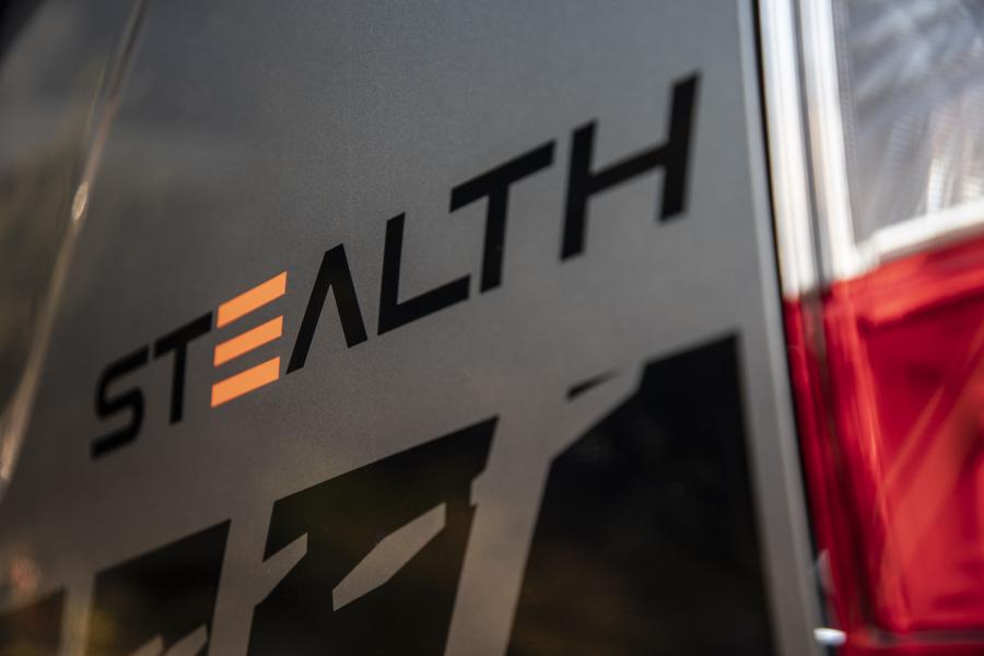 Логотип Nissan Navara Stealth Double Cab (D23) 2019 года  (ZA) (фото 17 из 32)